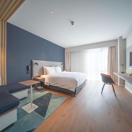 Holiday Inn Express Shanghai Huijin By Ihg Εξωτερικό φωτογραφία